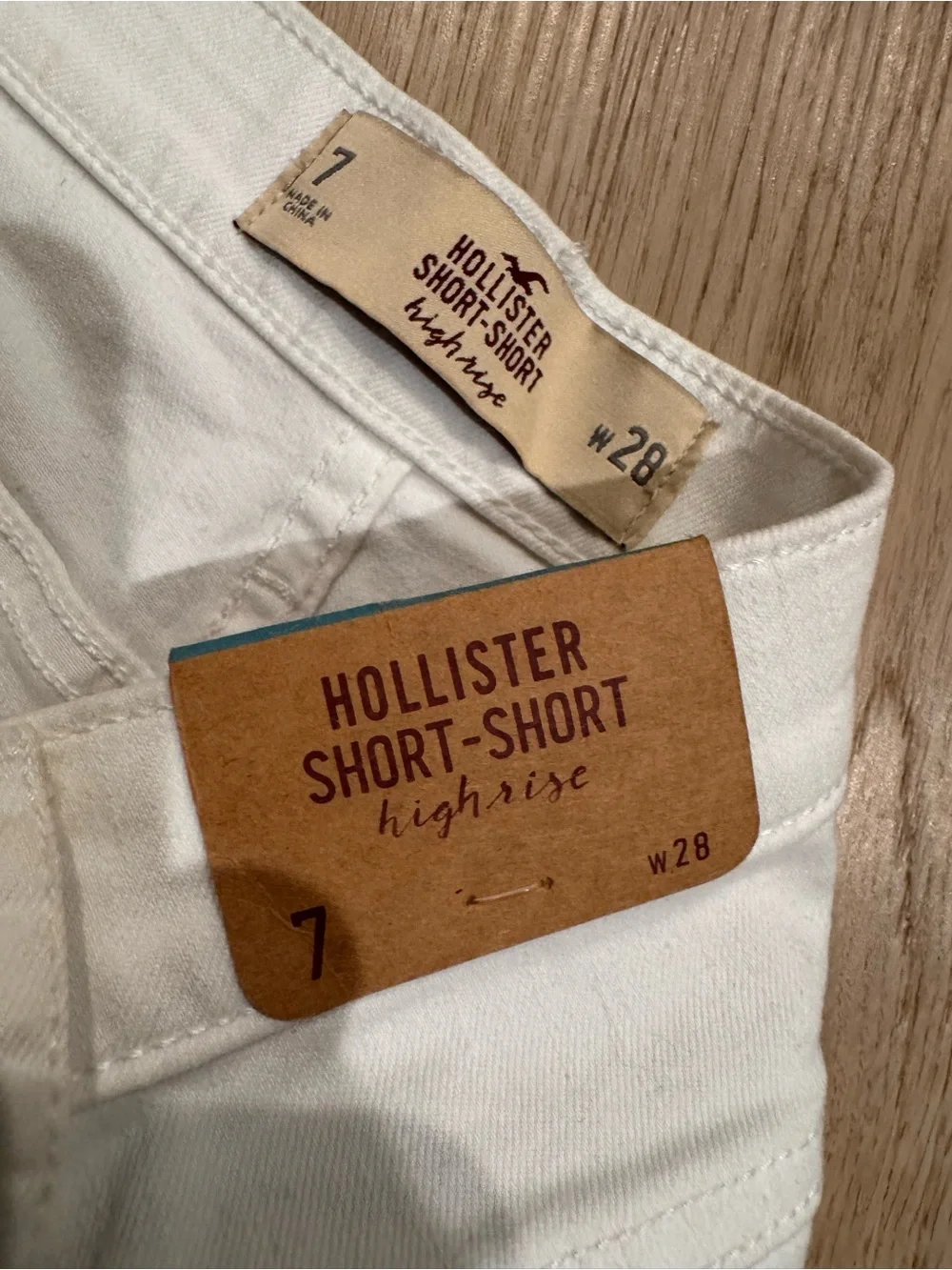 White high rise Hollister Shorts - NEW